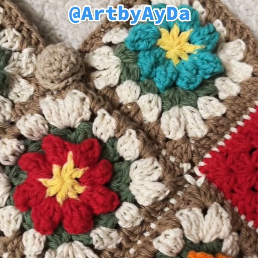 Handmade Crochet Purse - Picture 7 of 8